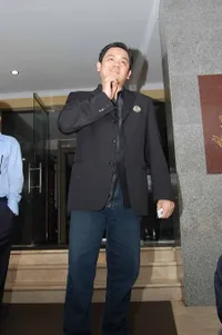 Sarah Azhari - Farhat Abbas di Mabes Polri