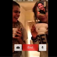 Selena Gomez Unfollow Massal - Ini Daftar Korbannya
