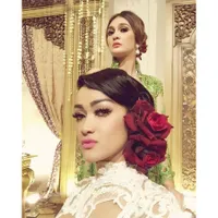 Selfie Seru Para Selebriti di Resepsi Nagita Slavina - Raffi