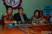 Seto Mulyadi di Kantor Komnas Perlindungan Anak