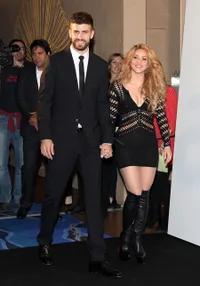 Shakira Gandeng Pacar Saat Rilis Album di Barcelona