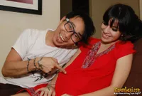 Sheila Marcia Bersama Suami dan Buah Hati