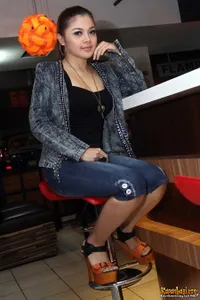 Single Seksi Seruni Bahar - Buka Dikit Jos