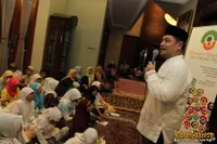 Suhaeby Buka Bersama di Kediamannya di Raffles Hill