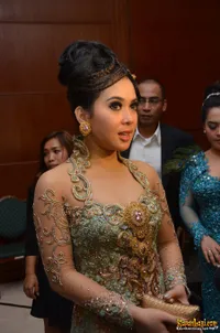 Syahrini Bicara Soal Kebebasan Ariel