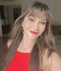 Tahun Baru Rambut Baru, 8 Foto Tamara Bleszynski Potong Poni Pendek - Makin Cantik & Fresh!