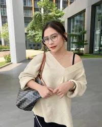 Tajir Melintir, Ini 8 Potret Prilly Latuconsina yang Ternyata Tak Mau Ikut Arisan Barang Mewah - Takut Kalah Mentereng