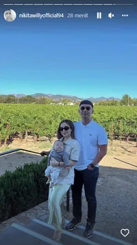 Tajir Melintir tapi Tetap Membumi, Ini 9 Potret Nikita Willy Ganti Popok Baby Izz di Restoran bareng Suami - Sempat Jemur Celana Bayi di Kursi