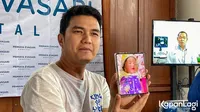 Tak Bisa Temani Istrinya Lahiran, Ini 8 Potret Bahagia Aldi Taher Perlihatkan Wajah Anaknya - Mengaku Lupa Makna Nama Putrinya