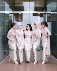 Tak Kalah Cantik dari Lesti, Ini 9 Potret Para Bridesmaid di Momen Ngunduh Mantu yang Jadi Sorotan