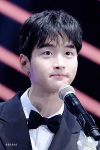 Tak Lagi Gondrong, Ini 13 Potret Jang Dong Yoon Makin Ganteng & Imut Dengan Rambut Pendek Hadiri Ajang Penghargaan