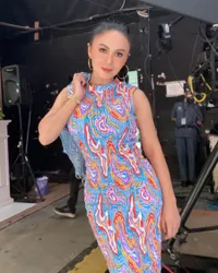 Tak Mau Dipanggil Tante, 8 Potret Yuni Shara yang Awet Muda dan Selalu Cantik Bak Masih Gadis