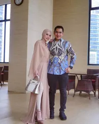 Tak Pernah Diumbar, Potret Angel Lelga yang Kini Sudah Menikah Lagi - Mesra Bareng Suami