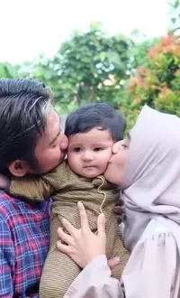 Tak Sebut Istri Saat Ucapkan Ultah, 8 Potret Rizki DA dan Nadya Mustika Bareng Baby Syaki yang Terlihat Harmonis