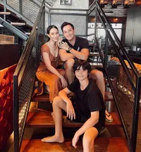 Tak Sedarah, Potret Kedekatan Kenzou Leon Anak Mike Lewis Bersama Sang Ibu Sambung - Banjir Pujian Netizen