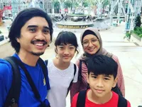 Tak Tersorot - Kini Beranjak Dewasa, 7 Potret Ayman Anak Bungsu Duta Sheila On 7 yang Pesonanya Saingi Sang Ayah