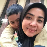 Tambah Besar Makin Mirip Nassar, 8 Potret Ganteng Falhan Abssar Anak Bungsu Muzdalifah - Senyumnya Manis