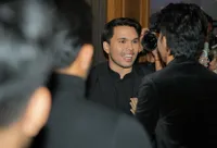 Tampil Bareng Pratama Arhan Dkk, Potret Thariq Halilintar Panen Kritikan - Bedaknya Disebut Terlalu Tebal