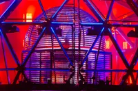 Tampil di Glastonbury 2015, Deadmau5 Bawa Panggung Sendiri!