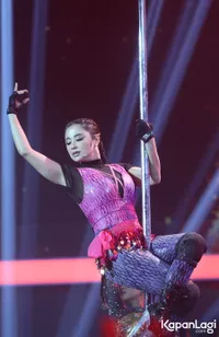 Tampil di Konser Raya 3 Dekade, Dewi Perssik: Selamat Ulang Tahun Indosiar