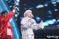Tampil Enerjik, 10 Potret Lesti Kejora di 'Konser Histeria Pesta Bola Dunia 2023' - Kolaborasi Bareng Dewa 19