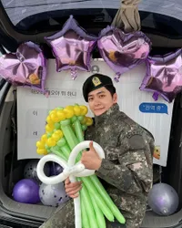 Tampil Manly! 8 Potret Kang Tae Oh Pancarkan Aura Pria Matang dalam Pemotretan Terbaru Majalah GQ Korea