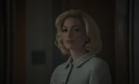 Tampil Memukau! Simak 8 Potret Anne Hathaway di Film Terbarunya EILEEN - Bertransformasi Dalam Film Thriller di Luar Kebiasaannya
