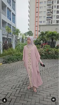 Tampil Tertutup, Ini Potret Lucinta Luna Tampil Cantik Nan Anggun Dalam Balutan Gamis Kaftan dan Berhijab - Banjir Komentar Kocak Netizen