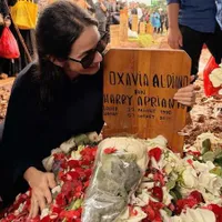 Tangis Enzy Storia Lepas Vidi Aldiano, Ikhlas Sahabat Senyum Sumringah