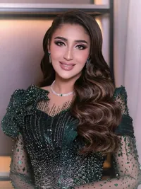 Tania Nadira Tampil Cantik di Pernikahan Adik Ipar, Disebut Mirip Kareena Kapoor