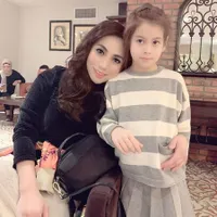 Tanpa Kehadiran Sang Suami, 8 Potret Kebersamaan Siti Rahmawati dan Anak yang Kembali Menetap di Indonesia
