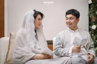 Tasyakuran 7 Bulan Kehamilan Anissa Aziza, Manis Penuh Kemesraan