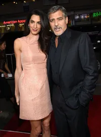 Tatap Penuh Cinta - Ciuman, Amal & George Clooney Super Mesra