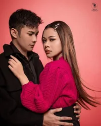 Tatapan Tama Kim Bikin Baper, 8 Potret Melly Lee Klarifikasi Hubungan Mereka Ada Niat ke Jenjang Lebih Serius - Diawali Balas Story Instagram