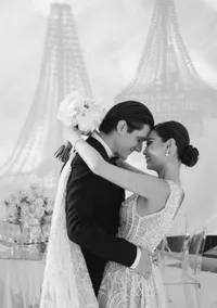 Telah Resmi Menikah! 10 Potret Foto Prewedding Patricia Gouw dan Suami Bulenya di Paris