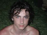Tengah Menjalin Hubungan dengan Kylie Jenner, Potret Timothee Chalamet Aktor Muda Berbakat yang Naik Daun!