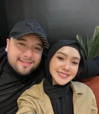 Tepis Tudingan Nikah Siri, 10 Potret Cita-Citata & Didi Soekarno yang Jadi Sorotan Usai Pamer Buku Nikah