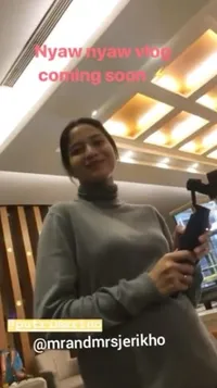 Terbang ke London, Putri Marino & Chicco Jerikho Mesra!