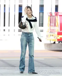 Terbang ke Singapura, 8 Potret Suzy di Bandara Incheon - Senyum Manis Sang 'Nation's First Love' Bikin Deg-degan