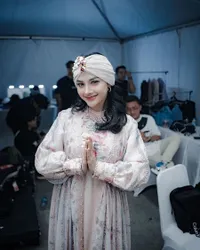 Terbaru, Potret Cantik Arlida Putri Pakai Gamis dan Turban - Bikin Meleleh