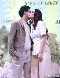Terbiasa Sendiri, 8 Potret Luna Maya Akui Masih Canggung dengan Kehidupan Rumah Tangga - Adaptasi jadi Pasutri