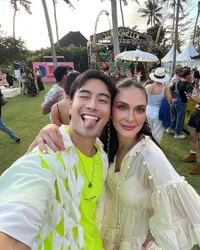 Terinspirasi Festival Coachella, 10 Foto Pesta Ulang Tahun Mewah Luna Maya - Dirayakan Bareng Maxime Bouttier