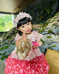 Terlahir Sultan, 10 Potret Ameena Anak Aurel Hermansyah Doyan Jajan Starling - Naik Lift Untuk Beli Minuman Pinggir Jalan