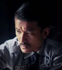 Terlibat di Film Kolaborasi Aktor 4 Negara 'THE ANTIQUE SHOP', Berikut 8 Potret Rio Dewanto yang Macho dan Super Kece!