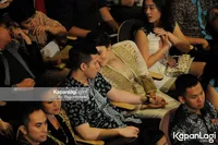 Tertangkap Kamera! Tatjana & Junot Berbisik Mesra Tak Mau Lepas