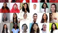 Tertib Gunakan Masker dan Tetap Menjaga Jarak, 13 Potret Khidmatnya Upacara Penurunan Bendera HUT RI ke-75
