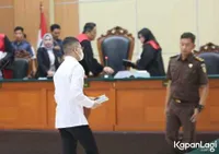 Tertunduk, Potret Yudha Arfandi Dituntut Hukuman Mati Atas Kematian Dante Anak Tamara Tyasmara