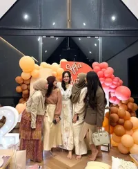 Tetap Bisa Seru-Seruan Meski Jadi Ibu Muda, Ini 8 Potret Lesti Hadiri Ulang Tahun Syifa Hadju yang Digelar Meriah - Nyanyi dan Kumpul Bareng Bestie