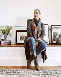 Tetap Cantik dengan Rambut Beruban, Ini 8 Potret Nadya Hutagalung Rayakan Ulang Tahun ke-48 dengan Sederhana - Surat dari Anaknya Begitu Menyentuh