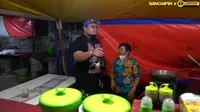 Tetap Rendah Hati Meski Terkenal, Potret Adul Pelawak yang Kini Jualan Pecel Ayam - Laris Banget